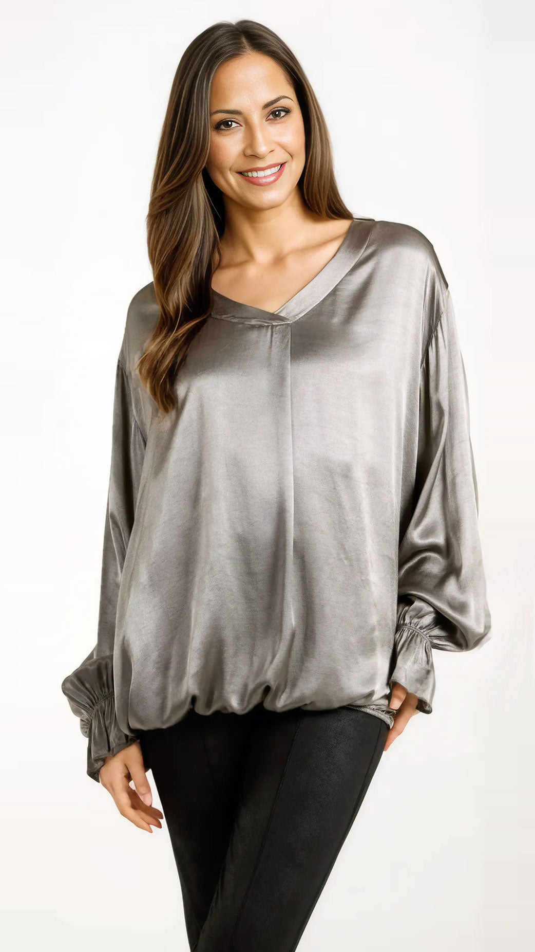 Satin v-neck bouse w. bell sleeve (4 Colours) - more coming Friday!