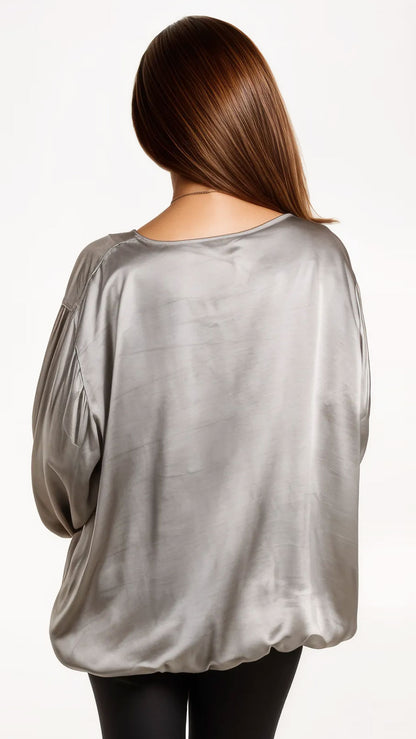 Satin v-neck bouse w. bell sleeve (4 Colours) - more coming Friday!